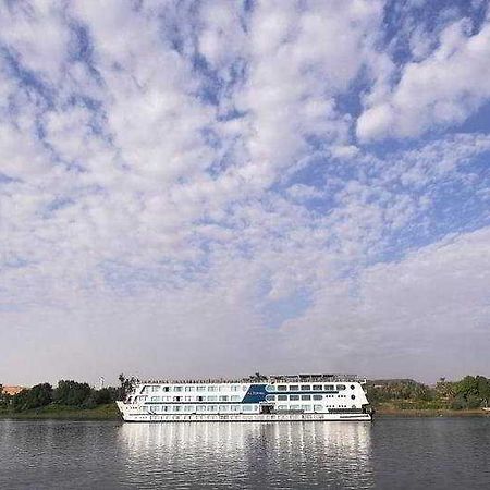 Hotel Movenpick Radamis II Nile Cruise Luxor Exterior foto